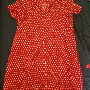 Vintage shaped dress with red and white polka dots XXL